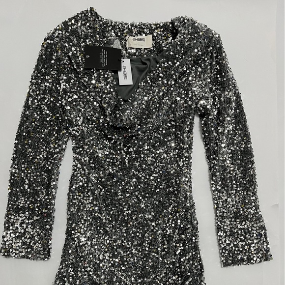 NWT - gorgeous sequin 4th + Reckless silver long sleeve mini dress - size M - Picture 6 of 16
